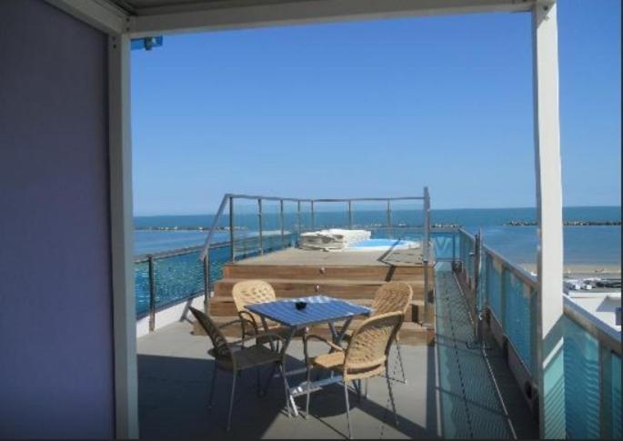 Hotel Lungomare Cesenatico Kültér fotó