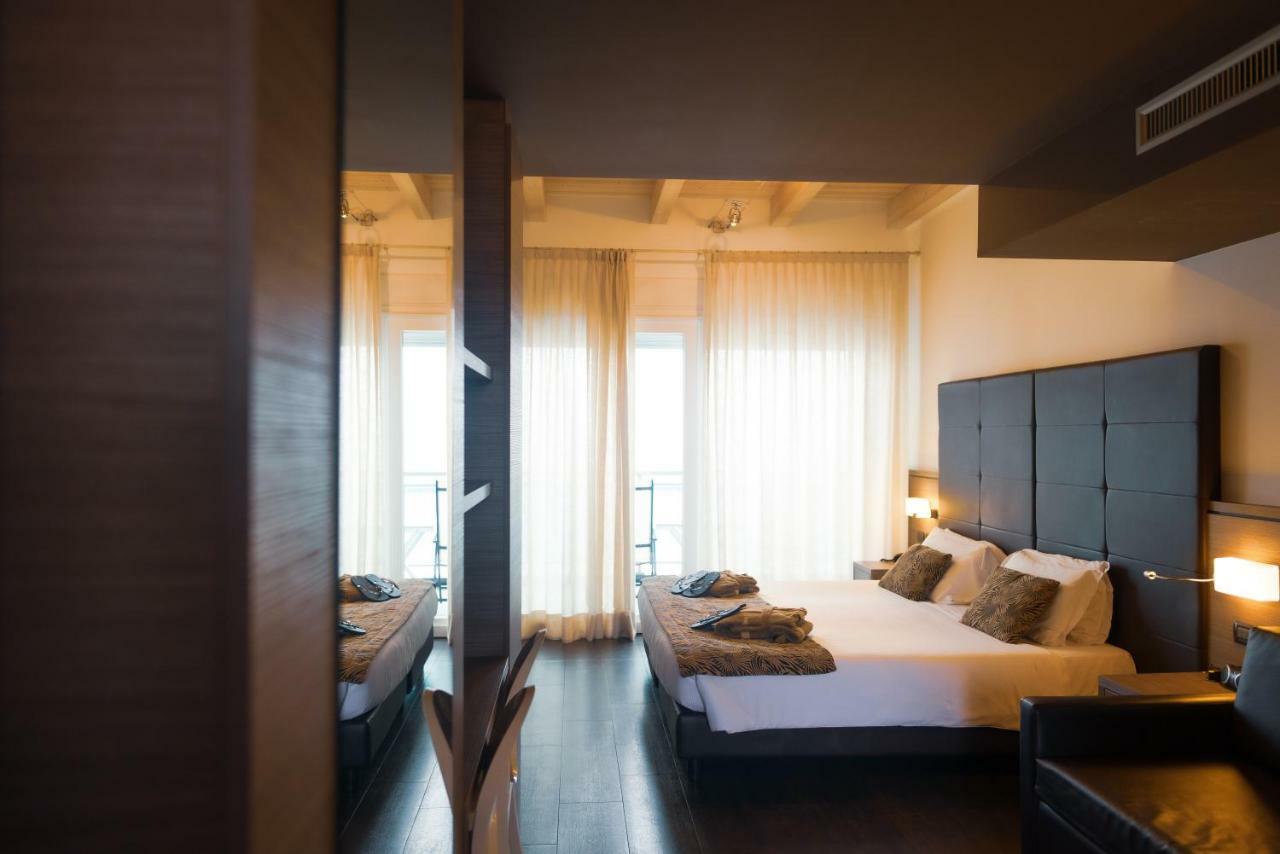 Hotel Lungomare Cesenatico Kültér fotó