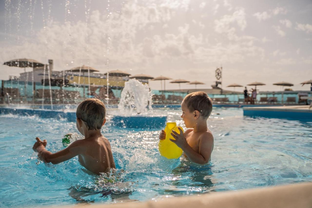 Hotel Lungomare Cesenatico Kültér fotó
